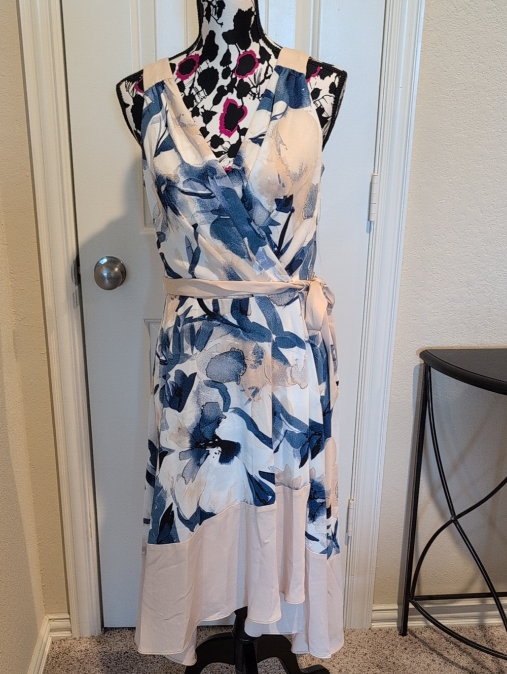 DKNY Blue and Cream Floral Wrap Midi Dress Size 4 NWT